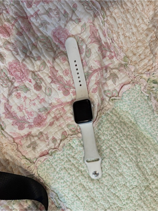 Other - White Smartwatch with Silicone Band - Unbranded